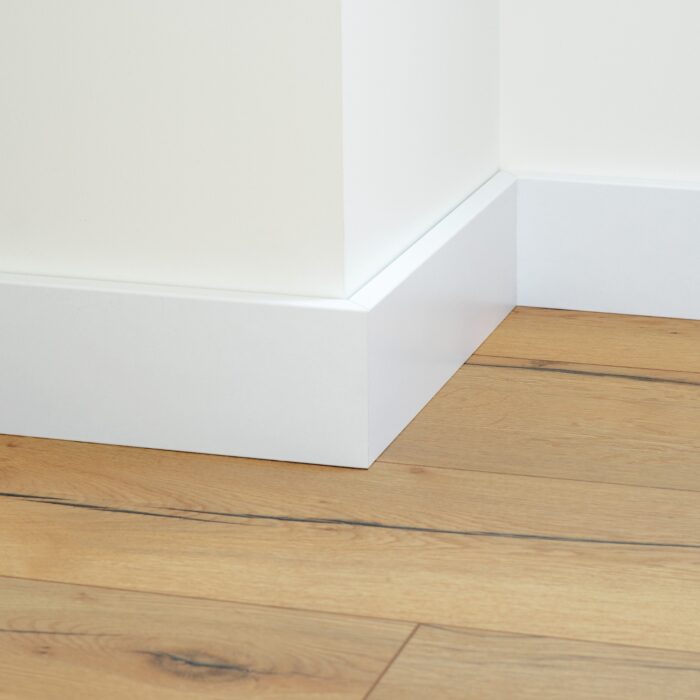Lišta soklová Egger 100 hranatá "Cubical" L201 MDF fólia Biela pretierateľná 100x18x2400 mm - Image 6