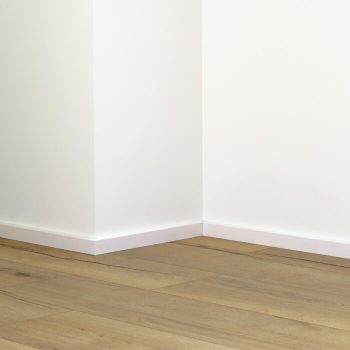 Lišta soklová Egger 40 hranatá "Cubical" L201 MDF fólia Biela pretierateľná 40x16x2400 mm - Image 6