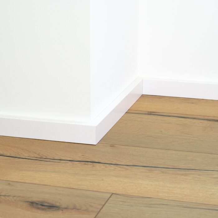 Lišta soklová Egger 40 hranatá "Cubical" L201 MDF fólia Biela pretierateľná 40x16x2400 mm - Image 4