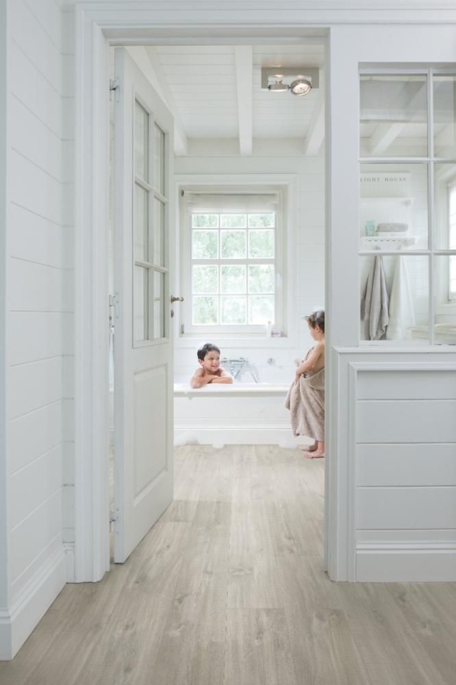 Quick-step alpha vinyl blos base avspt40030 dub kaňonový sivý so stopami po píle Quick-step alpha vinyl blos base avspt40030 dub kaňonový sivý so stopami po píle - Image 3